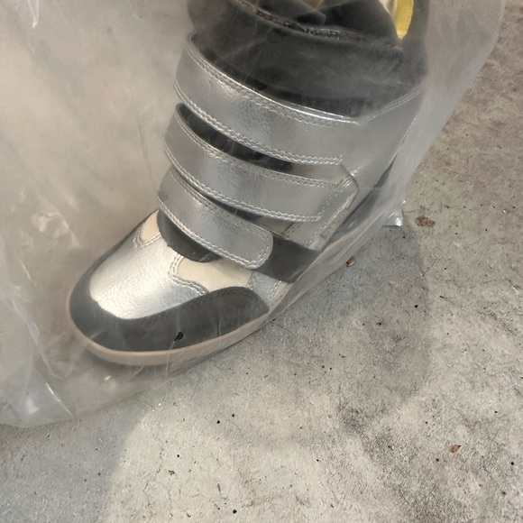 Size 6 wedge sneaker. Never used. Still in the box. - Picture 2 of 4